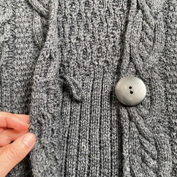 Vintage Ireland 100% merino wool cable cardigan - Picture 4 of 11